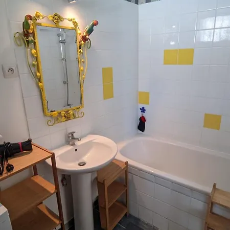 Holiday home Maison Beaux-arts 37m2 4 Couchages Et Parking